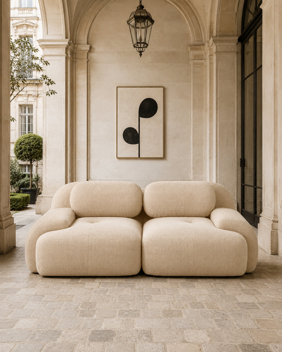 Beige — Le Parisien