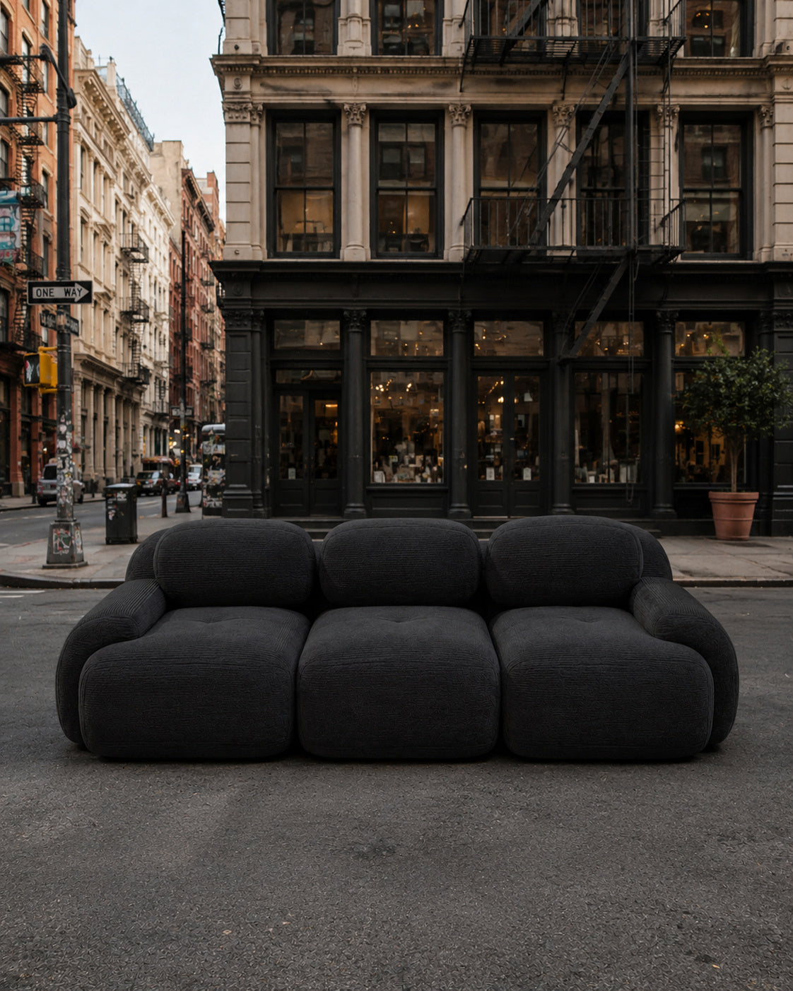 Black — Le New Yorkais